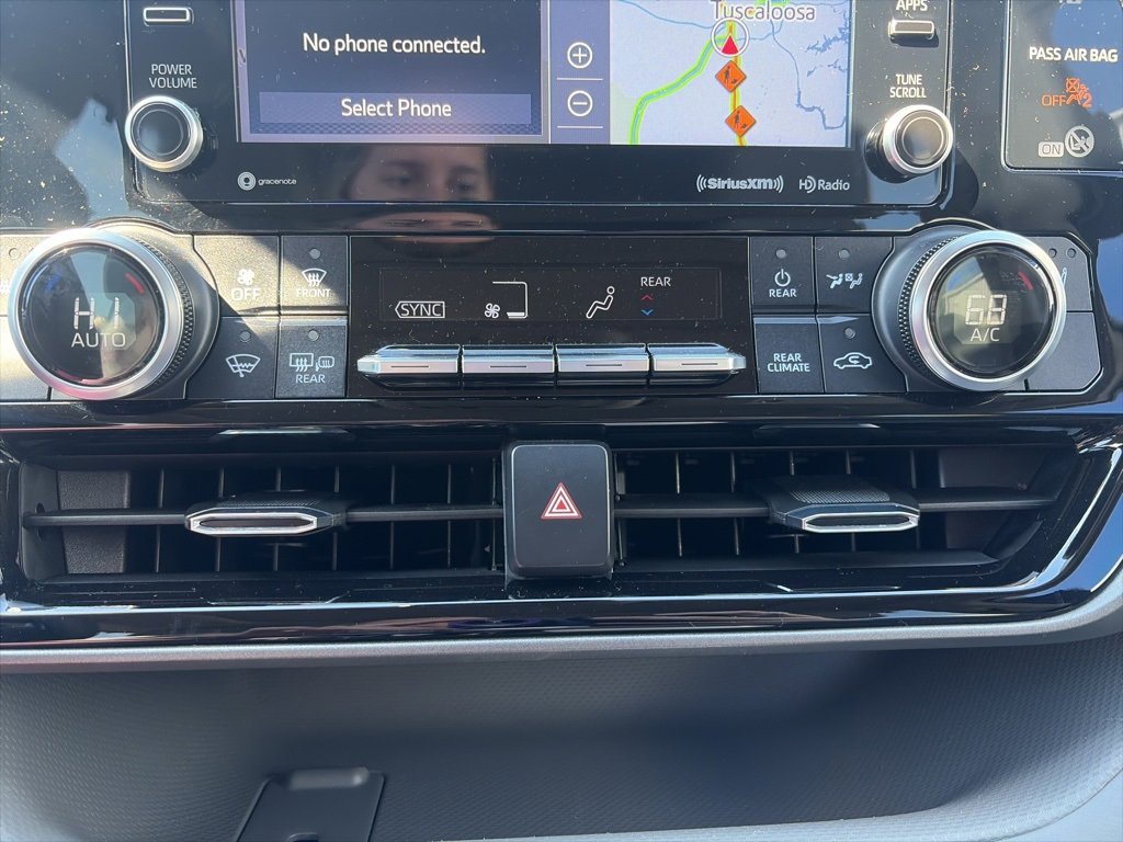 Used 2022 Toyota Highlander XLE image 21