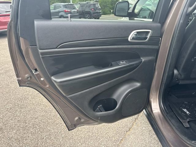 Used 2020 Jeep Grand Cherokee Laredo w/ Laredo X Package AWD/4WD image 16