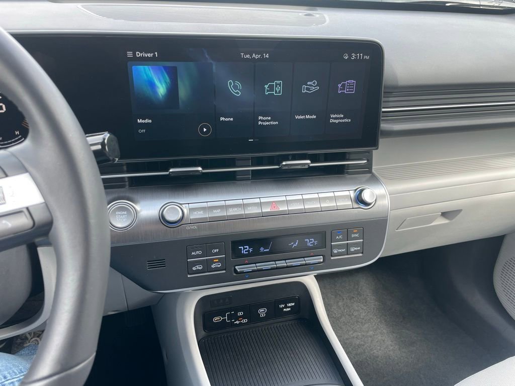 Used 2025 Hyundai Kona SEL image 10