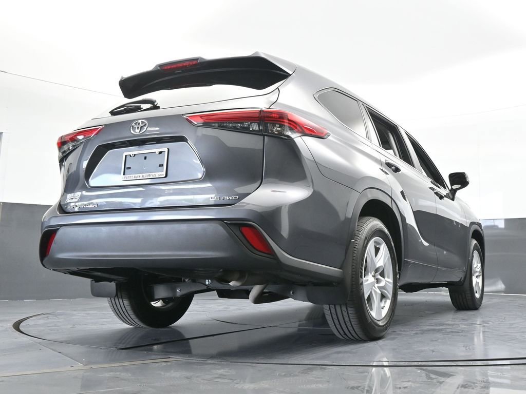 Used 2023 Toyota Highlander LE image 63