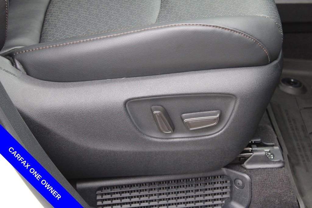 Used 2025 Toyota Sienna Platinum image 22