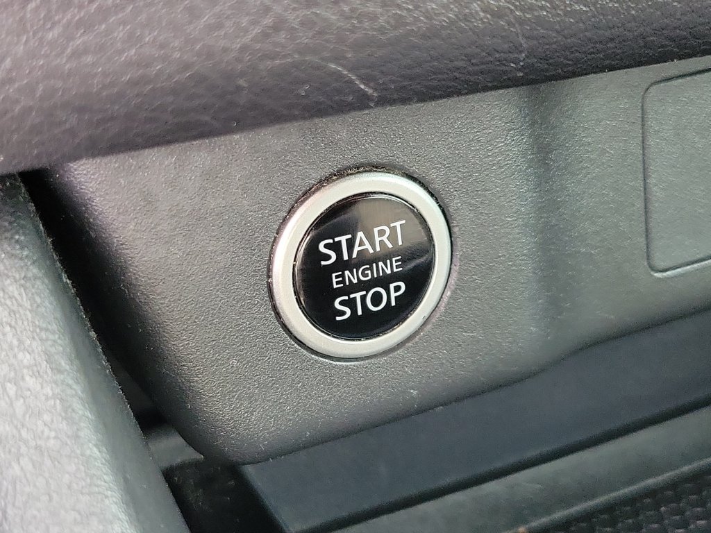 Used 2023 Nissan Rogue SV FWD image 30