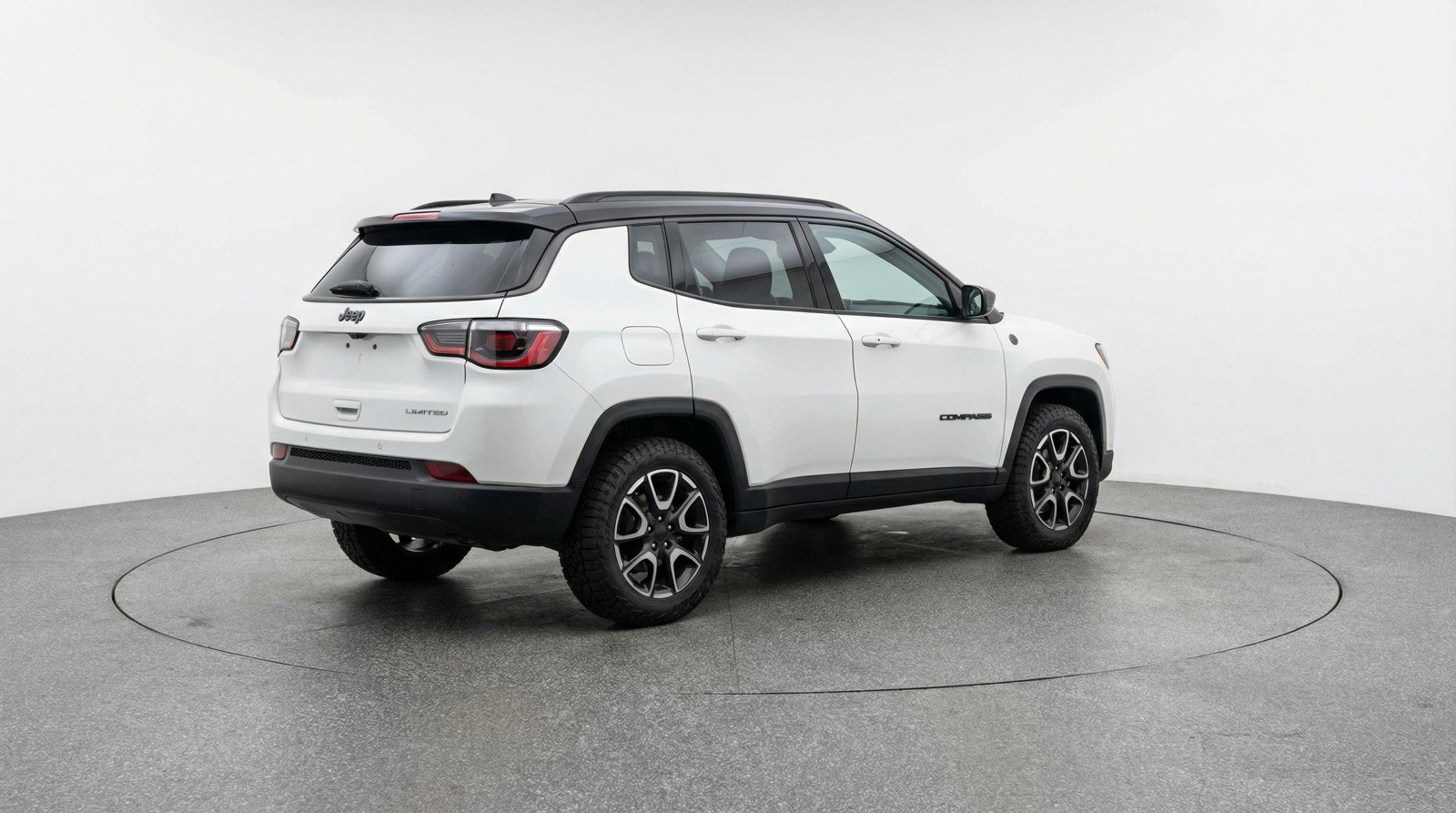 Used 2025 Jeep Compass Trailhawk image 9