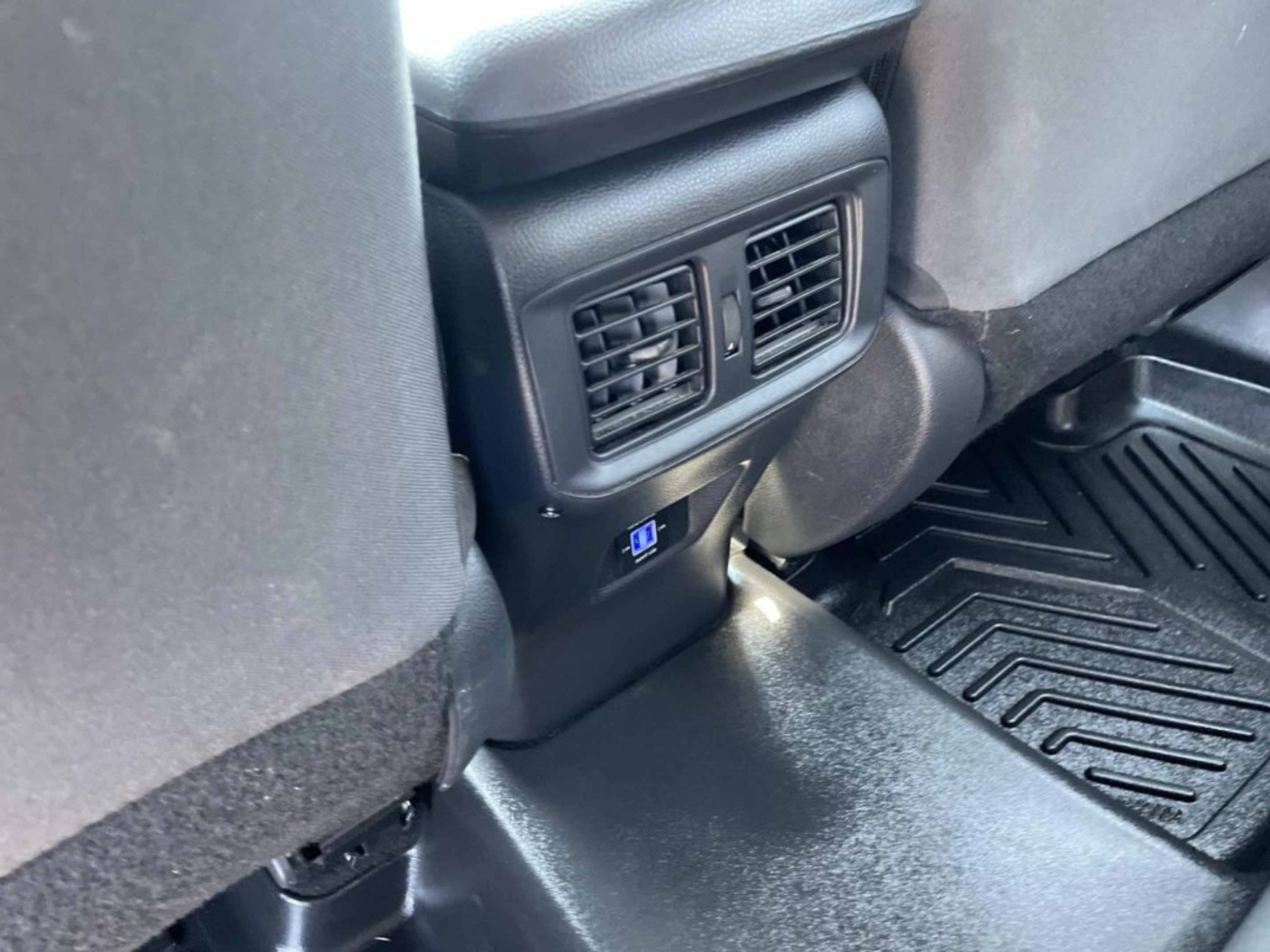 Used 2024 Toyota RAV4 LE FWD image 11