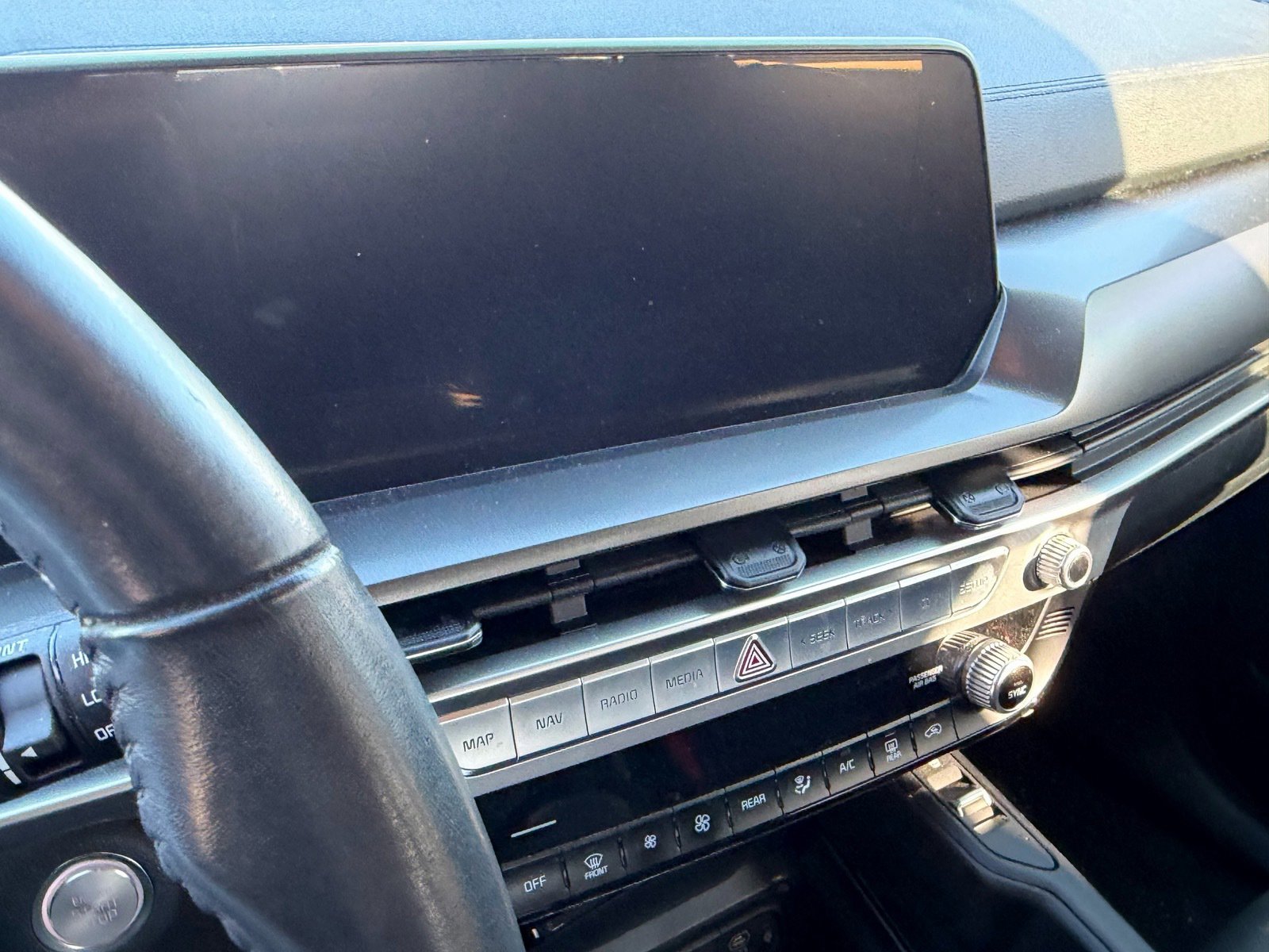 Used 2024 Kia Telluride S image 9