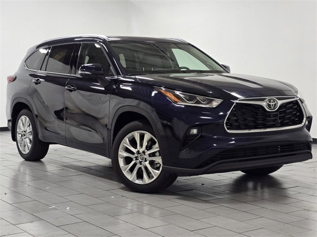 New 2026 Toyota Highlander Limited image 2