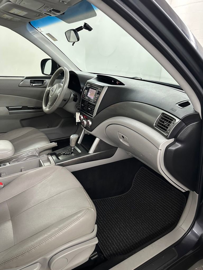 Used 2012 Subaru Forester 2.5X Limited image 32