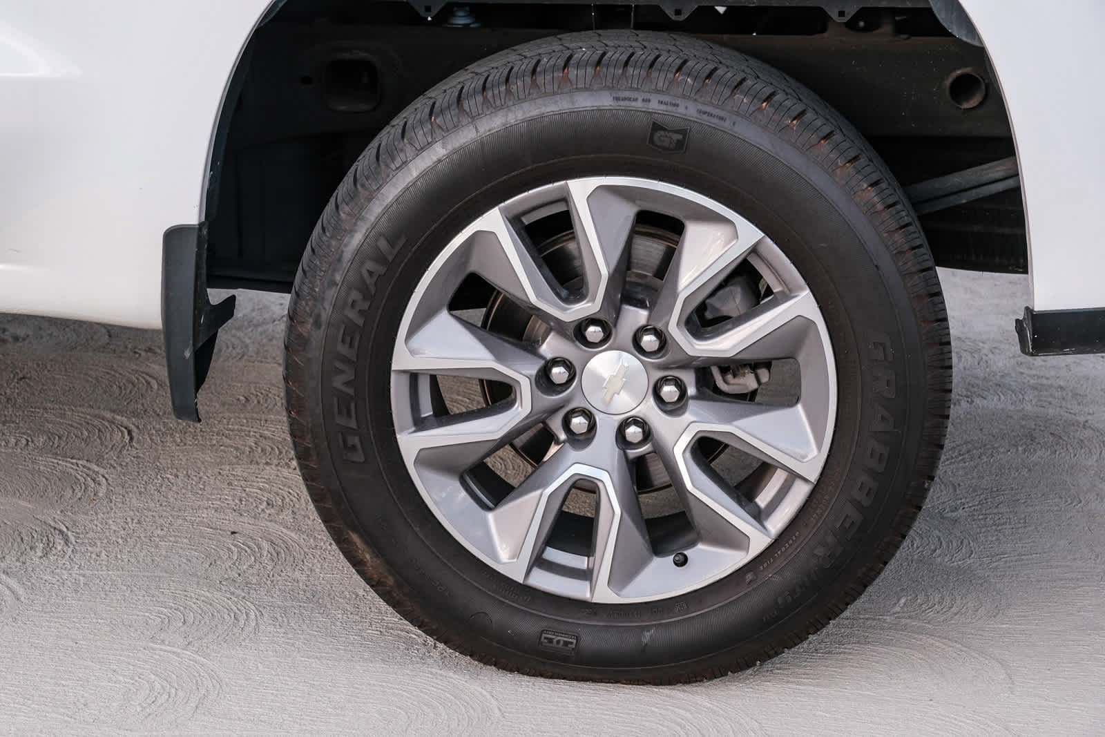 Used 2022 Chevrolet Silverado 1500 LT w/ All Star Edition Plus RWD image 9