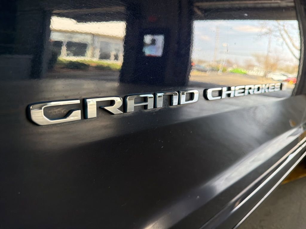 Used 2022 Jeep Grand Cherokee Overland w/ Luxury Tech Group IV image 11