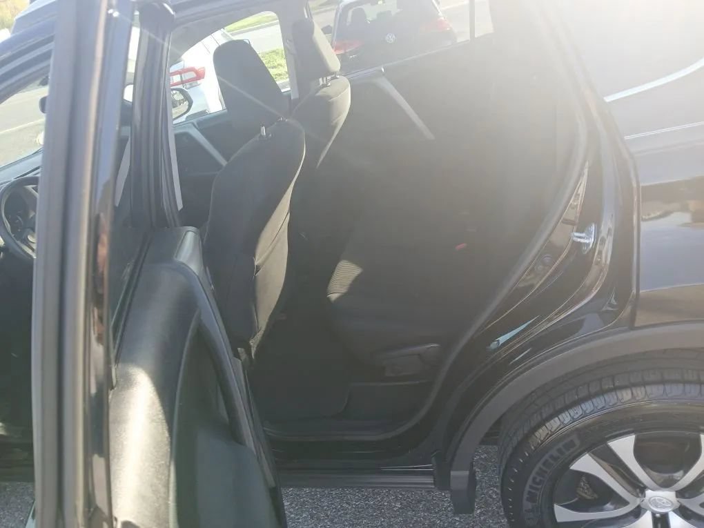 Used 2016 Toyota RAV4 LE FWD image 19