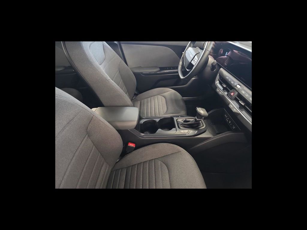 Used 2025 Kia K4 EX FWD image 18