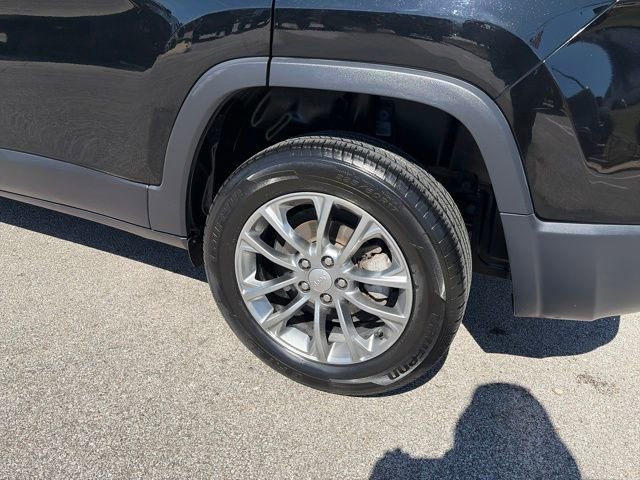 Used 2020 Jeep Cherokee Latitude Plus w/ Cold Weather Group FWD image 59