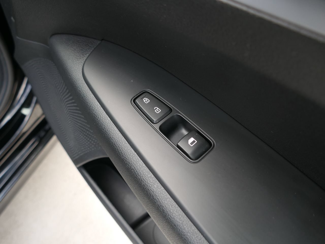 Used 2024 Kia Forte LXS w/ LXS Technology Package FWD image 23