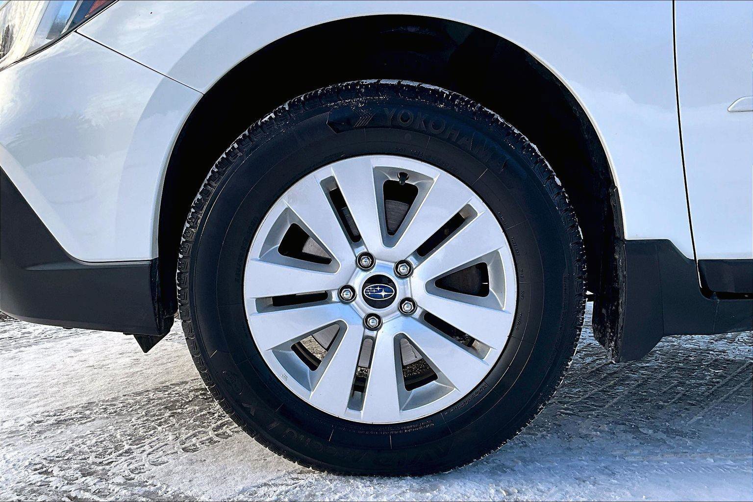 Used 2019 Subaru Outback 2.5i Premium image 9