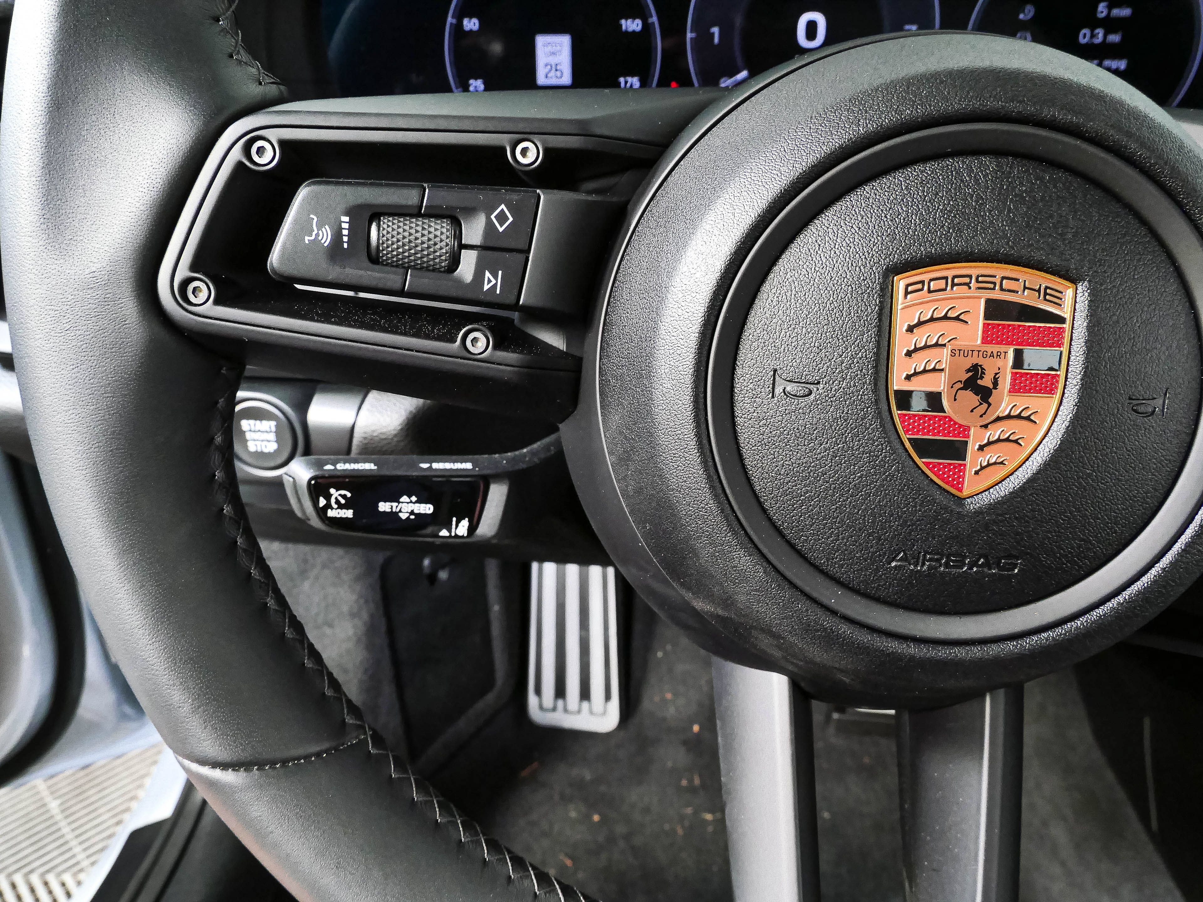 Certified 2025 Porsche 911 Carrera RWD image 13