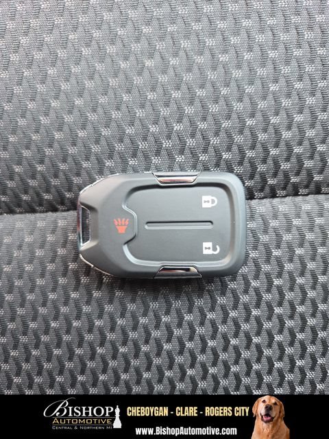 Used 2024 GMC Terrain SLE w/ LPO, Floor Liner Package FWD image 24