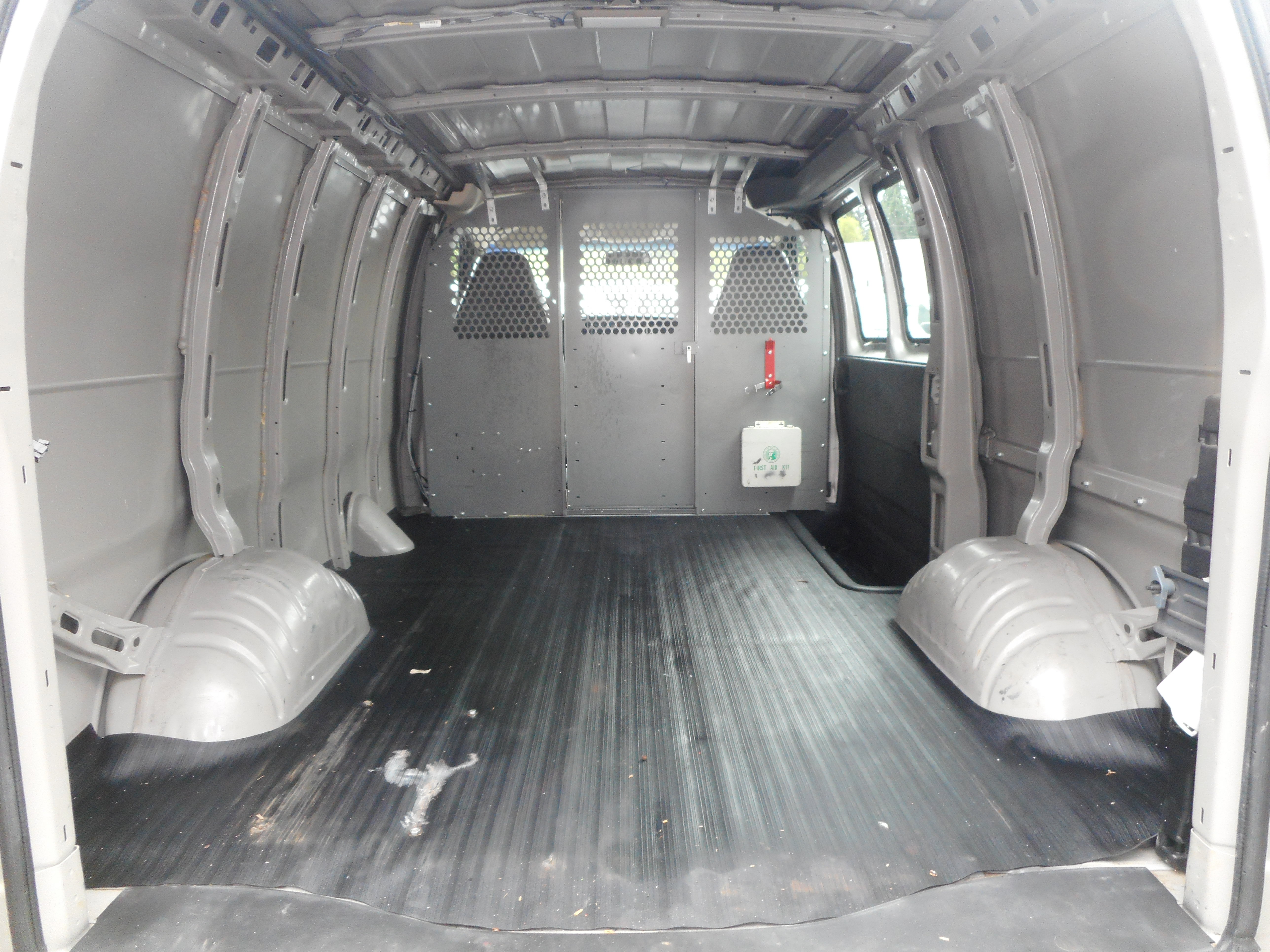 Used 2006 Chevrolet Express 2500 w/ Power and Light Package RWD image 14