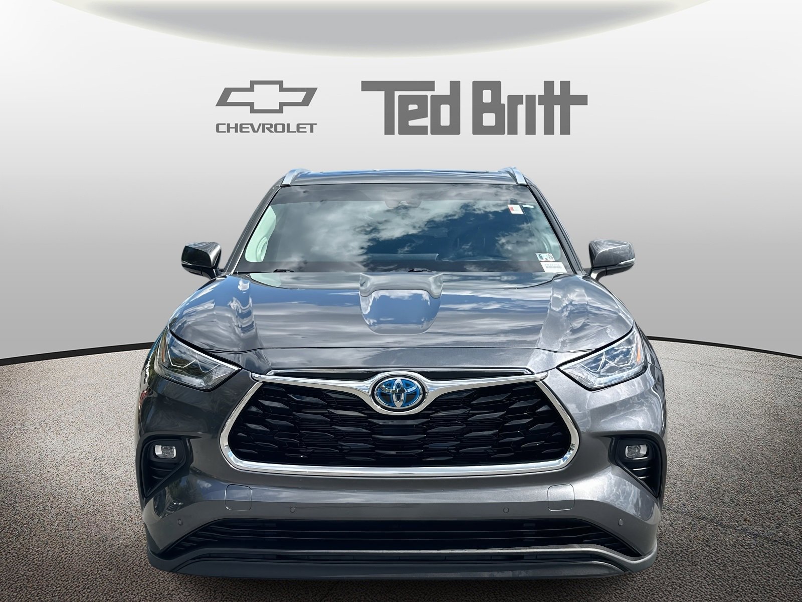 Used 2023 Toyota Highlander Limited image 2