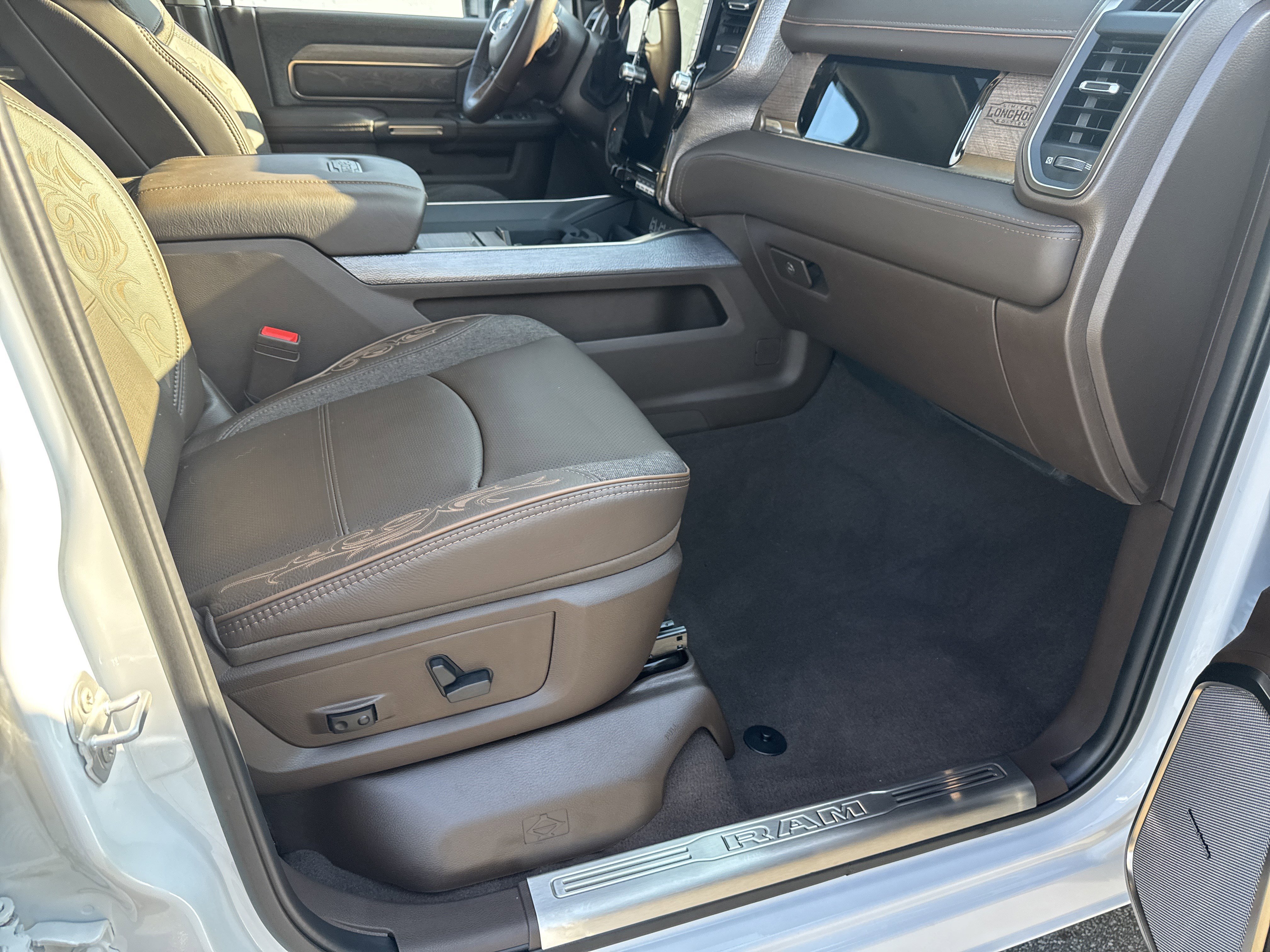 New 2026 RAM 3500 Longhorn image 18