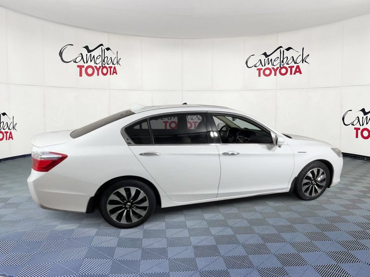 Used 2015 Honda Accord Touring image 3