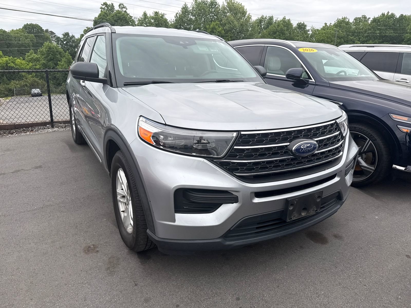 Used 2020 Ford Explorer XLT RWD image 4