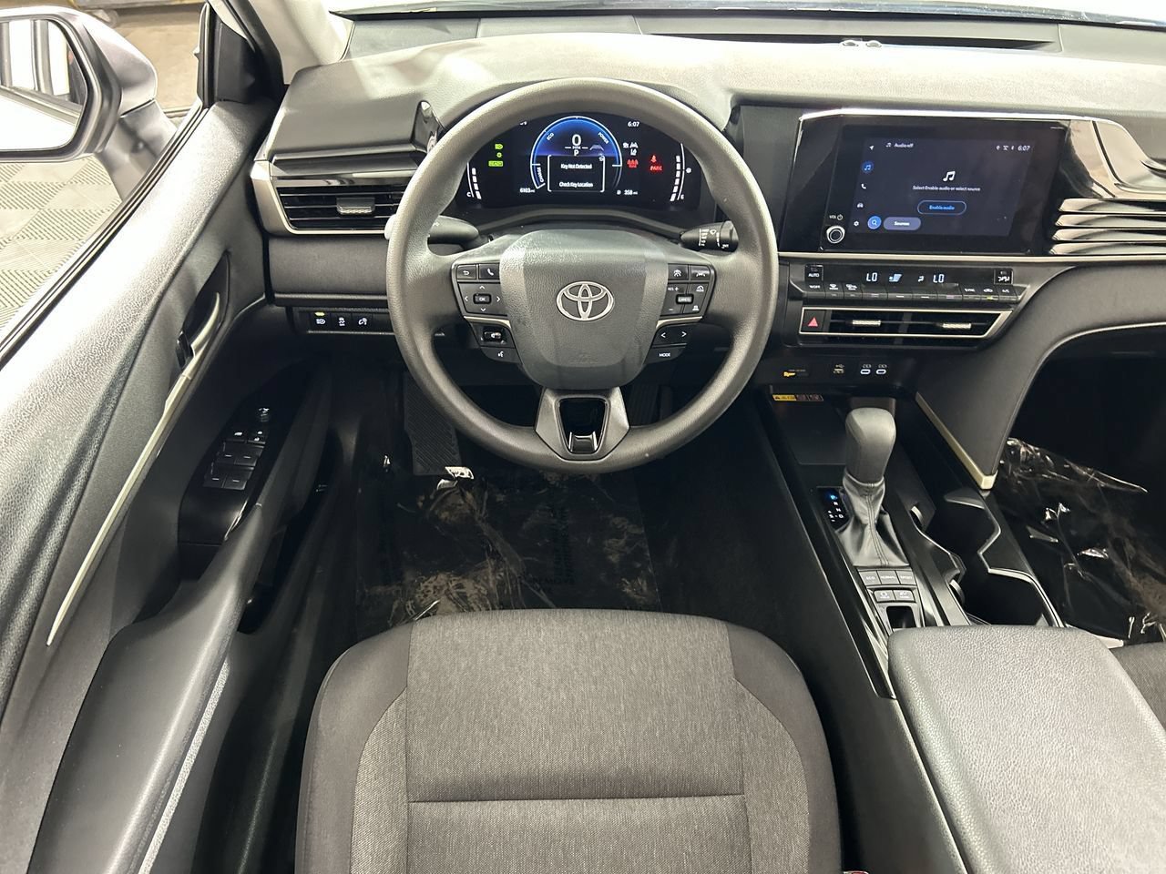 Used 2026 Toyota Camry LE FWD image 22