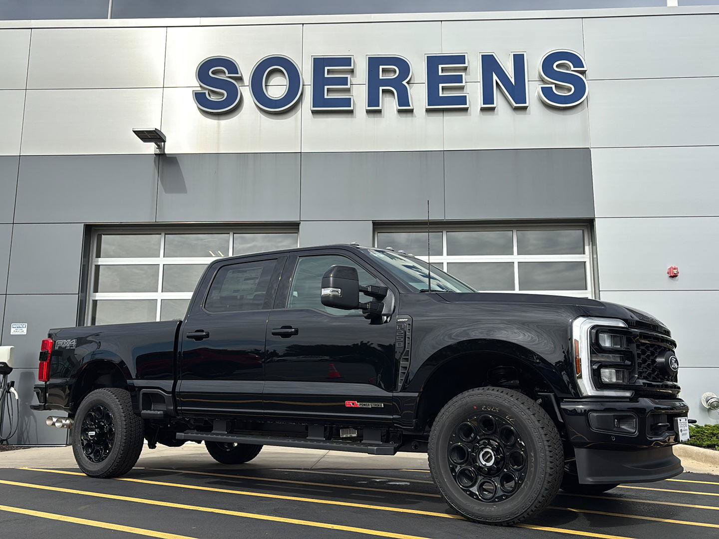 New 2027 Ford F250 Lariat w/ Black Appearance Package AWD/4WD image 1