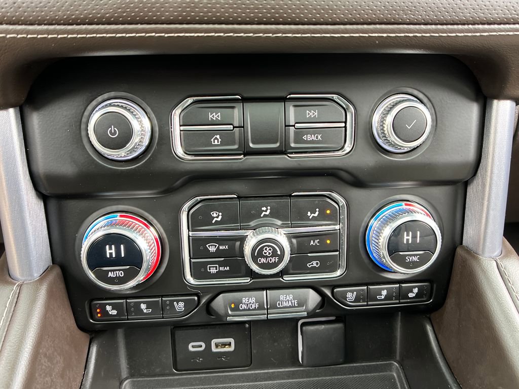 Used 2023 GMC Yukon XL SLT w/ SLT Premium Package image 17