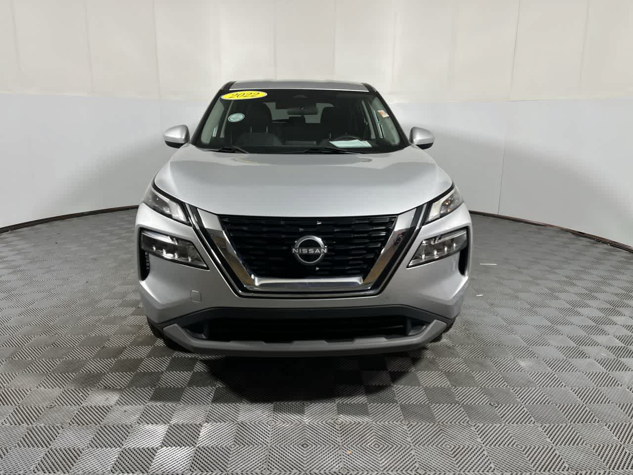 Used 2023 Nissan Rogue SV AWD/4WD image 3