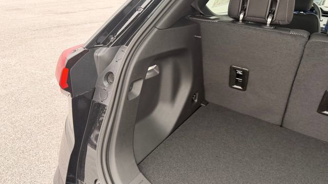 New 2027 Chevrolet Bolt LT w/ Comfort Package FWD image 15