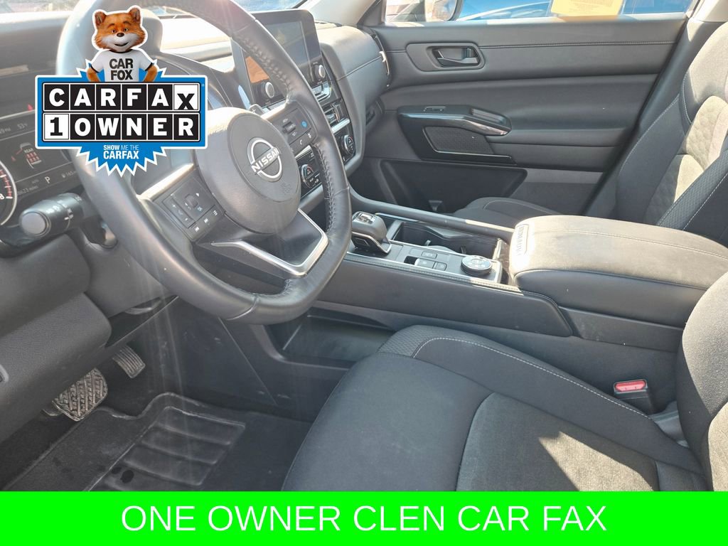 Used 2024 Nissan Pathfinder SV image 11