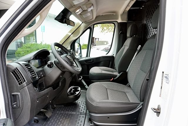 Used 2025 RAM ProMaster 2500 w/ U-Haul Equipment Group FWD image 20