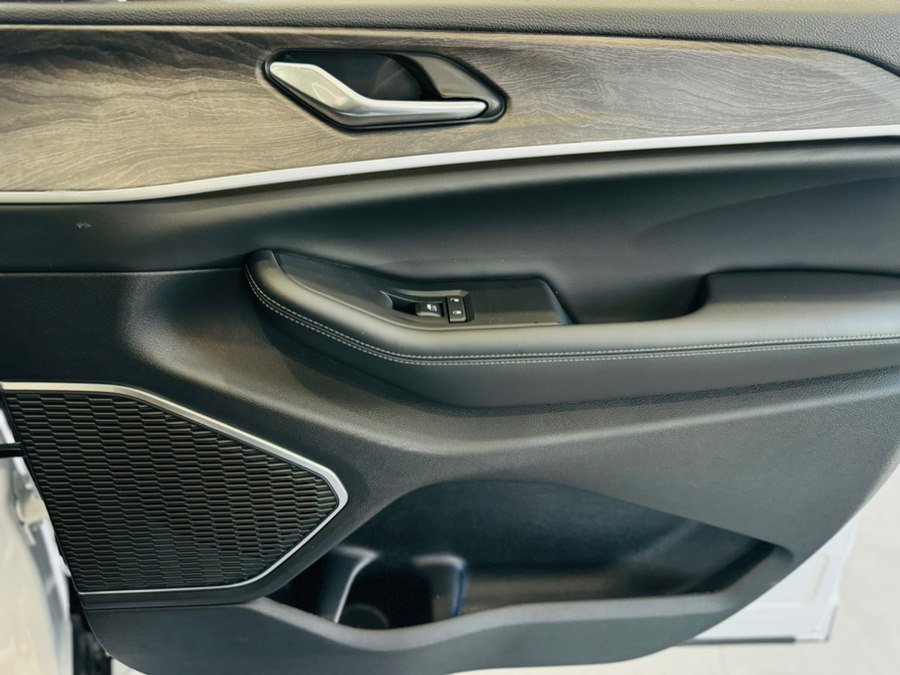 Used 2026 Jeep Grand Cherokee Limited image 18