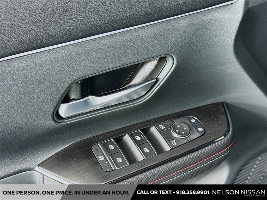 New 2025 Nissan Kicks SR w/ SR Premium Package image 17