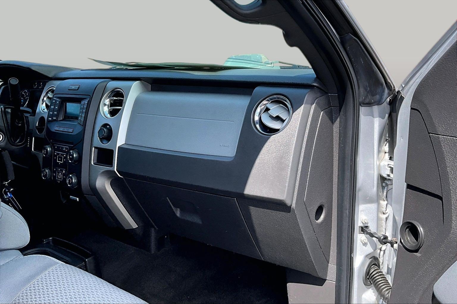 Used 2013 Ford F150 XLT w/ Mid Equipment Group RWD image 15