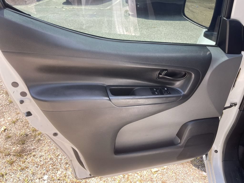 Used 2020 Nissan NV200 S FWD image 2