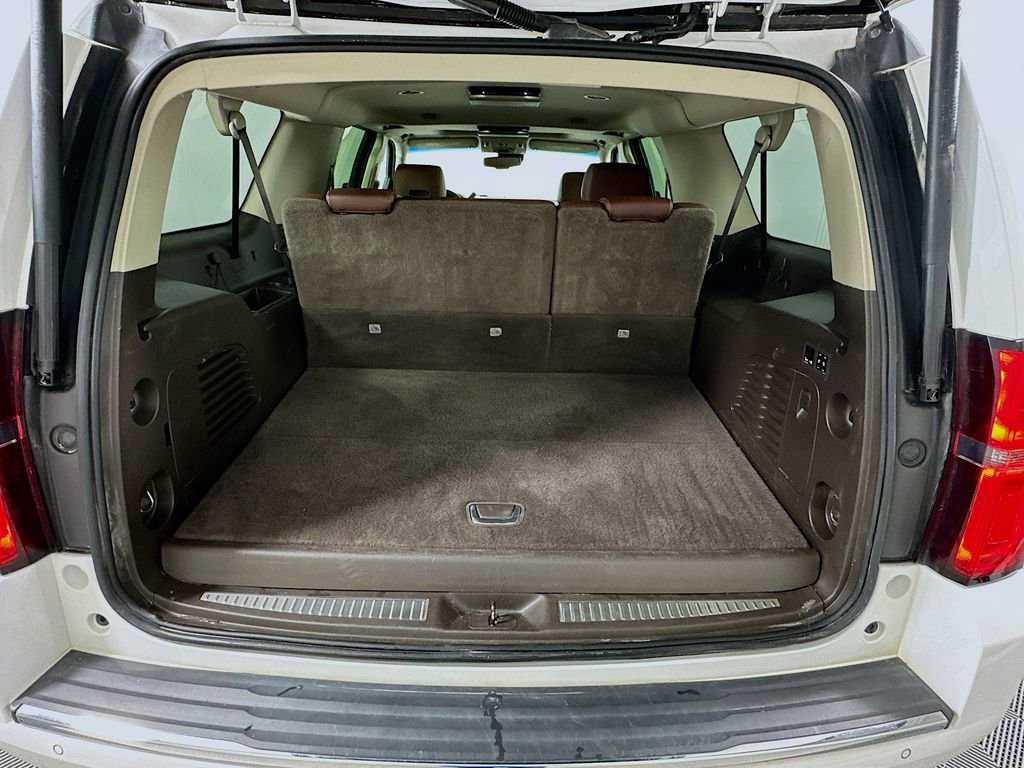 Used 2015 Chevrolet Suburban LTZ RWD image 29