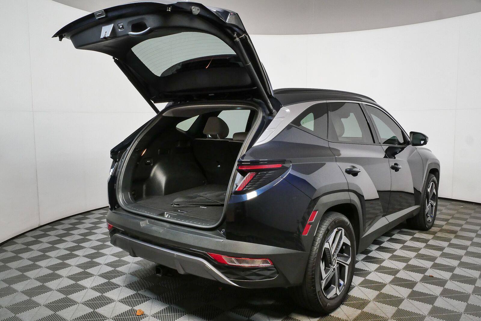 Used 2024 Hyundai Tucson Limited AWD/4WD image 35
