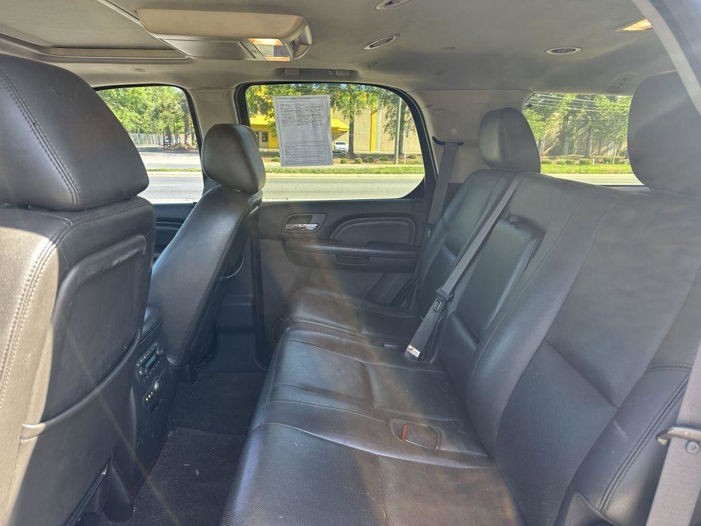 Used 2013 Cadillac Escalade Premium AWD/4WD image 15