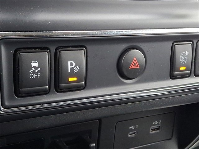 Used 2021 Nissan Titan SV w/ SV Convenience Package image 25