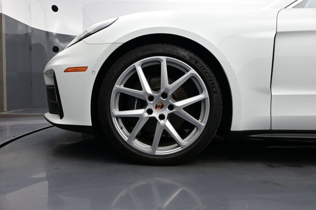 Certified 2026 Porsche Panamera w/ Premium Package RWD image 6