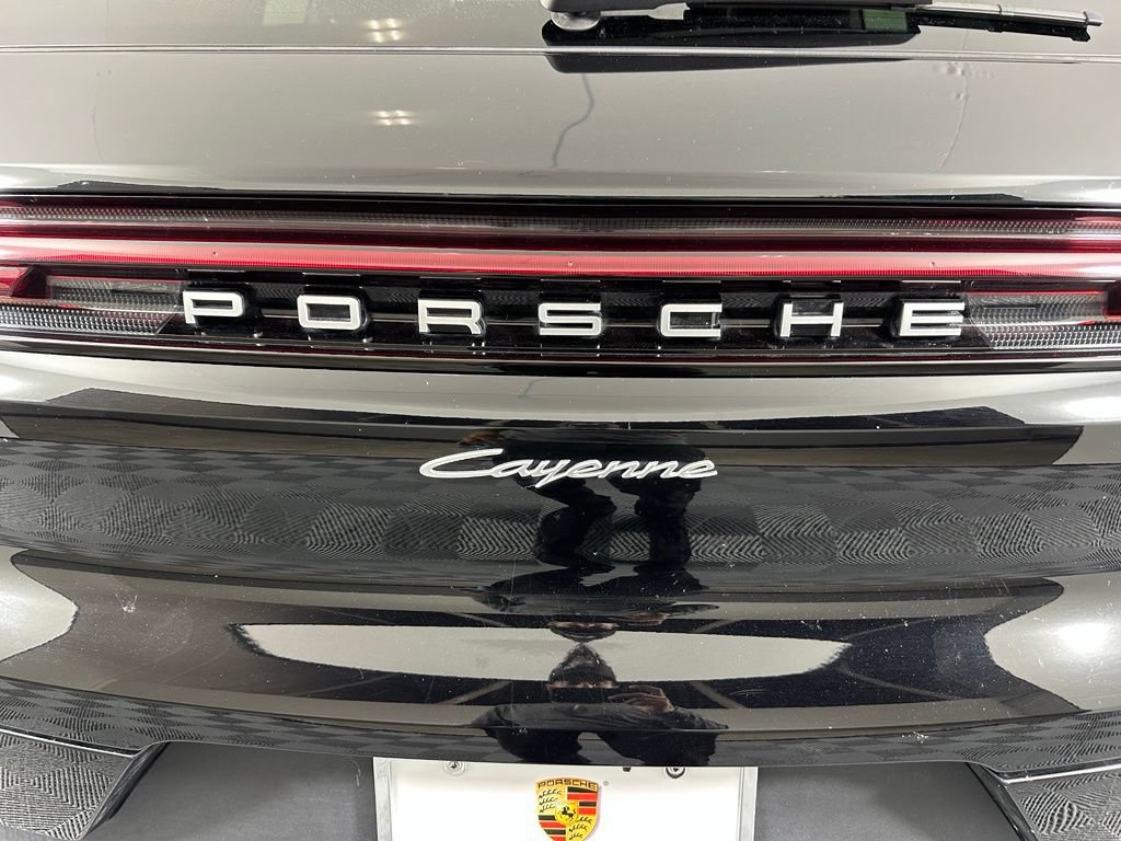 Certified 2024 Porsche Cayenne AWD/4WD image 14
