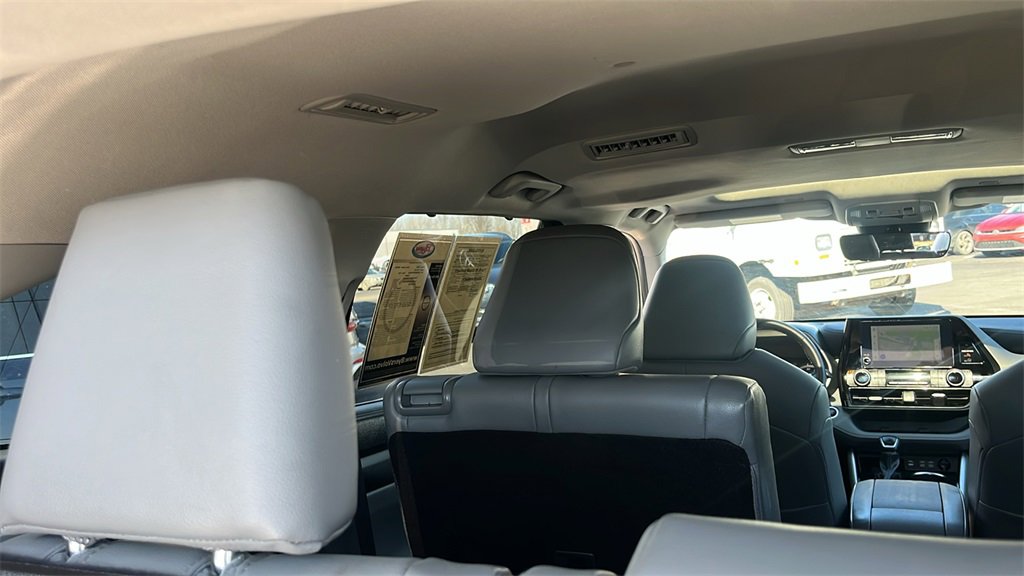 Used 2023 Toyota Highlander XLE image 46