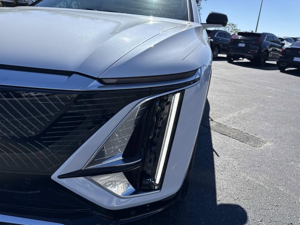 New 2026 Cadillac Lyriq Premium Luxury image 9