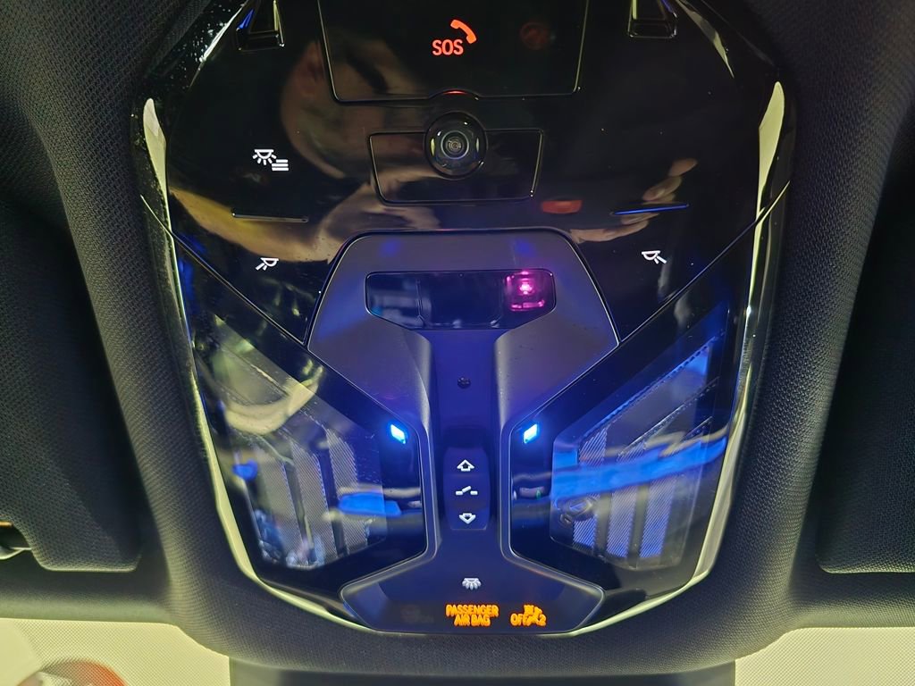 Used 2024 BMW 760i xDrive w/ Executive Package image 27