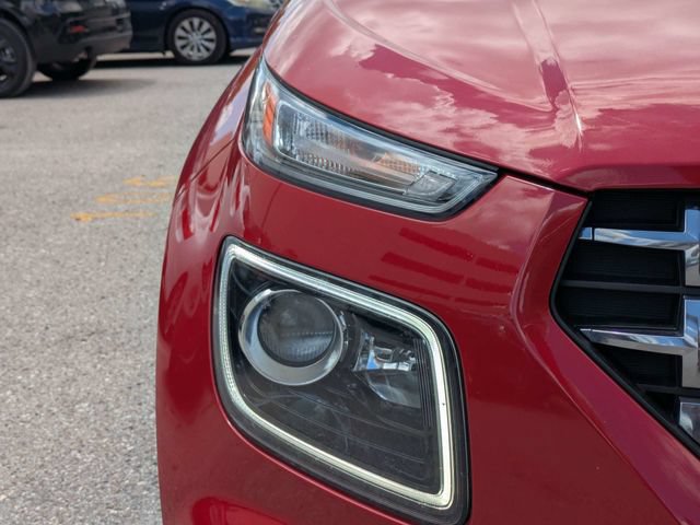 Used 2022 Hyundai Venue Limited FWD image 9