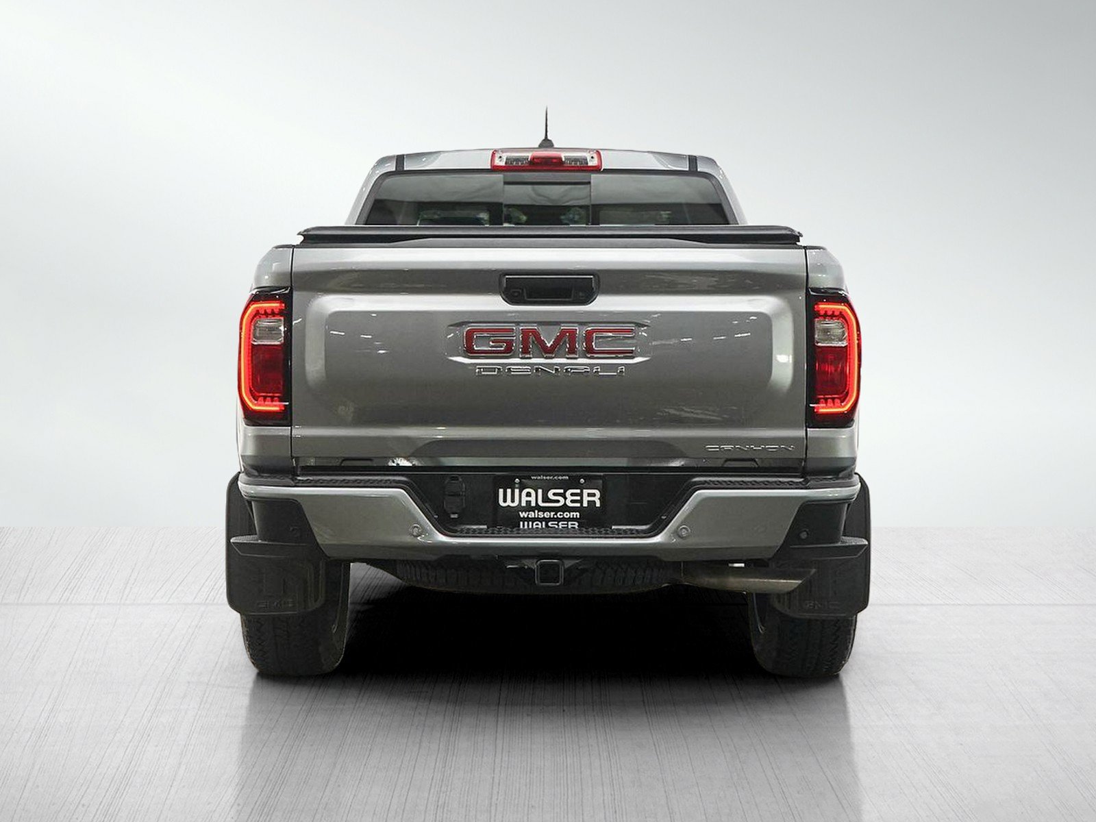 Used 2024 GMC Canyon Denali AWD/4WD image 4