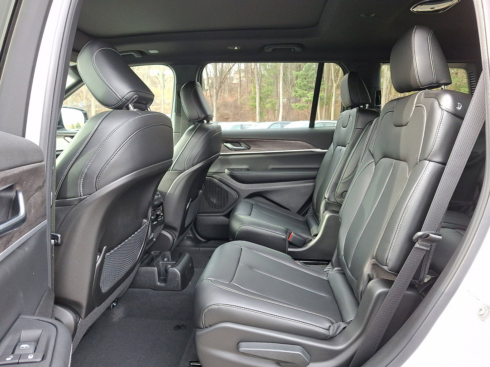 New 2025 Jeep Grand Cherokee L Limited image 6