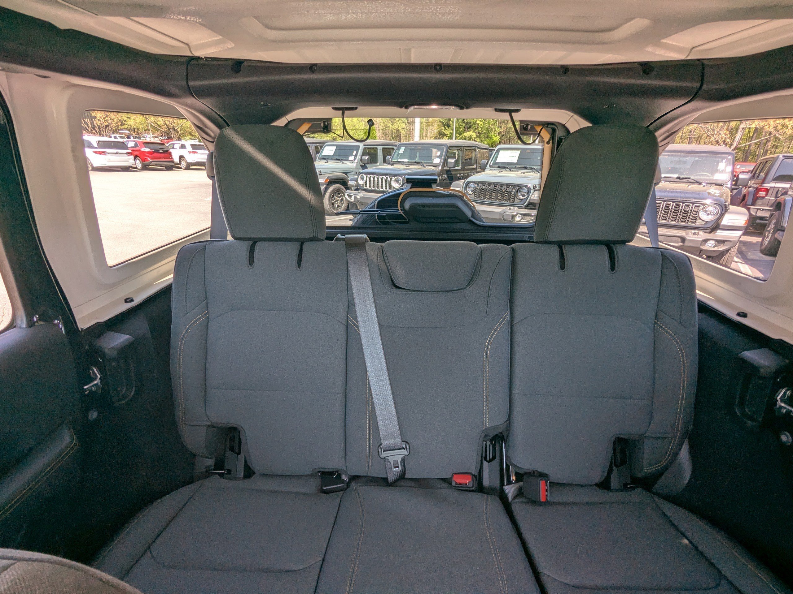 Used 2024 Jeep Wrangler Sahara w/ Safety Group image 11