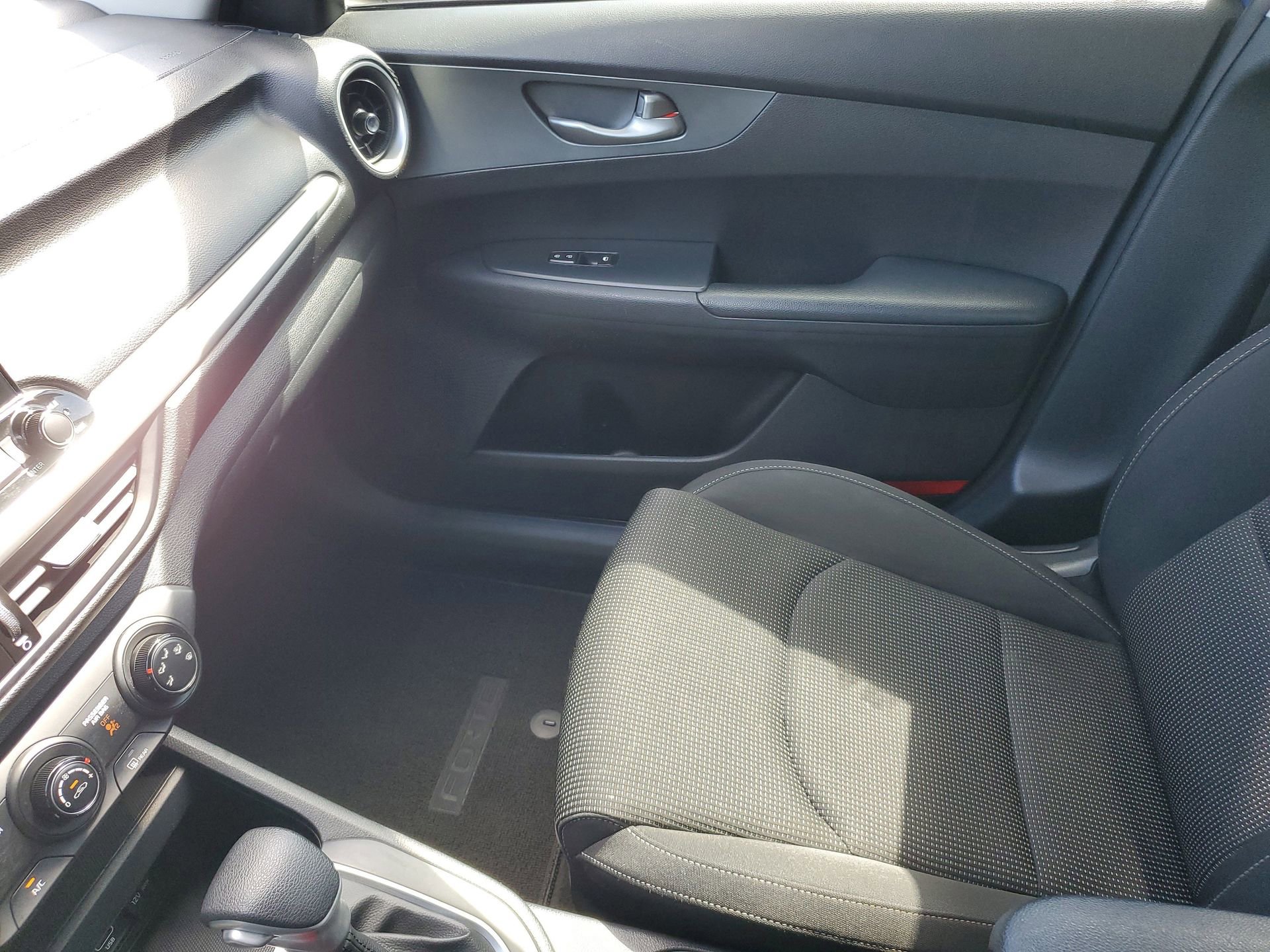 Used 2020 Kia Forte LXS image 24